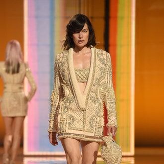 Роскошь, золото и супермодели: как прошло юбилейное шоу Balmain
