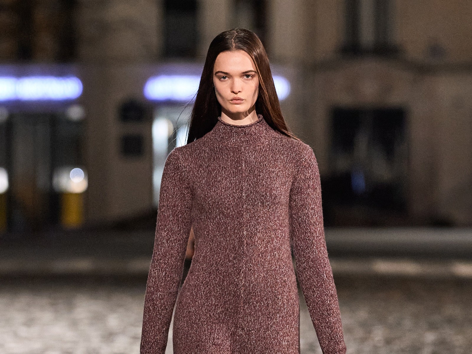Шерстяные платья на показе Chloé осень&#8211;зима 2021/2022