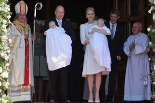 Княгиня Шарлен и князь Альбер II с детьми.