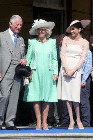 Принц Чарльз  с женой Камиллой и Меган Маркл на праздновании своего дня рождения  Принц Чарльз  с женой Камиллой и Меган...