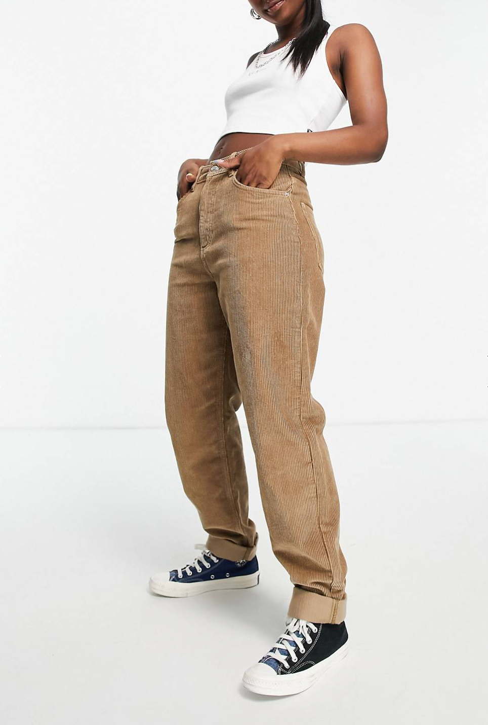 Вельветовые брюки — лучшая осенняя альтернатива джинсам