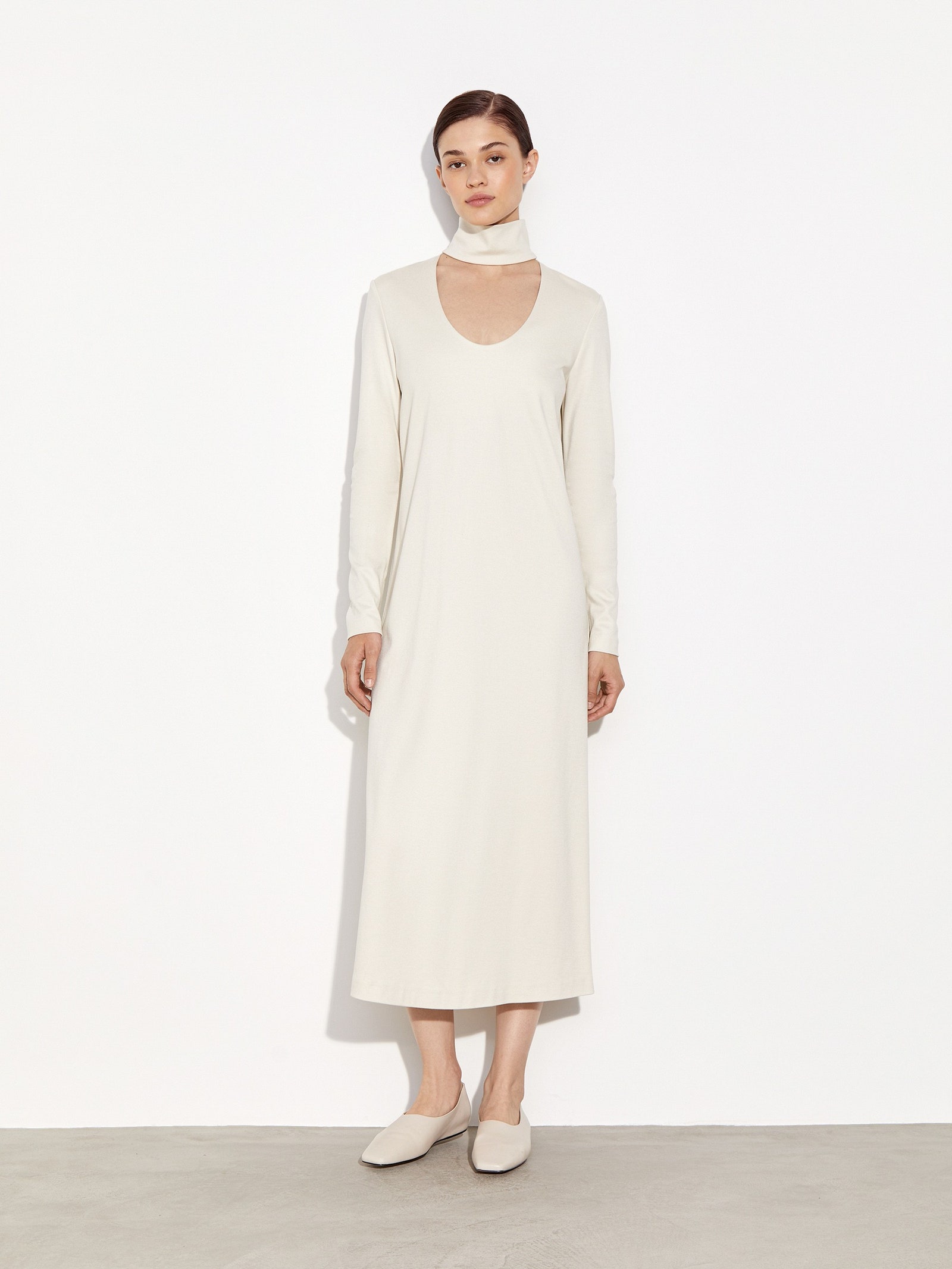 Трикотажное платье — незаменимая вещь на осень по версии Рози ХантингтонУайтли