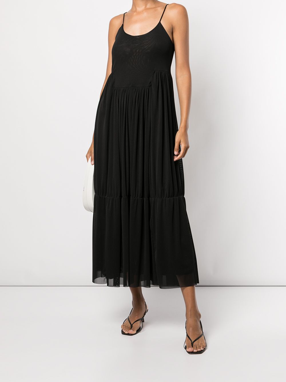 Полупрозрачное черное платье  идеальный образ для летних вечеров