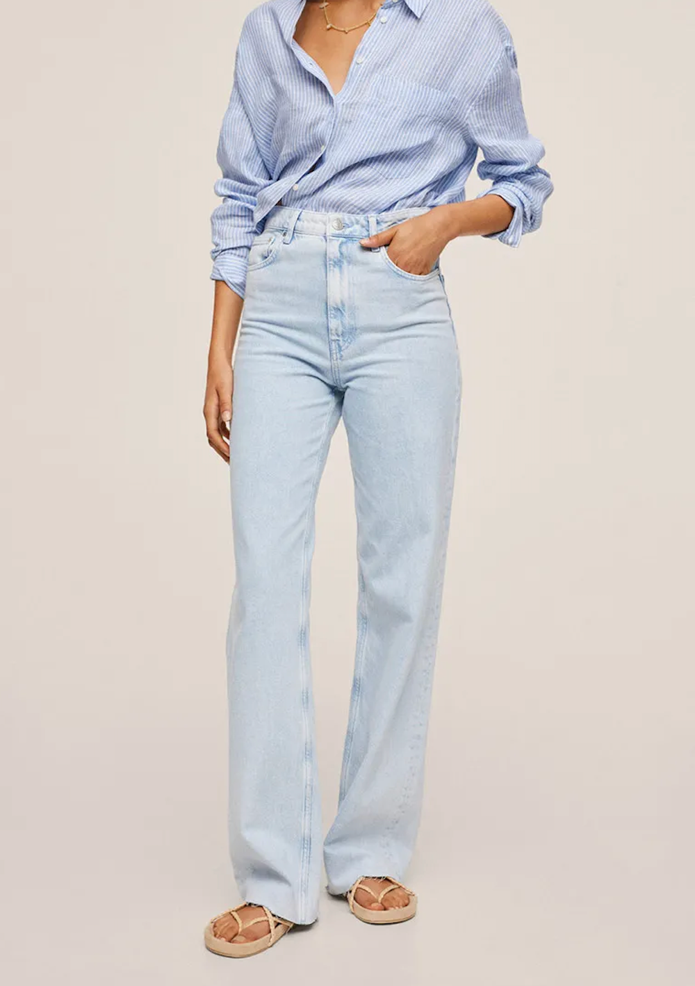 Майкаалкоголичка джинсы и мюли  летний образ от Кендалл Дженнер. Как повторить