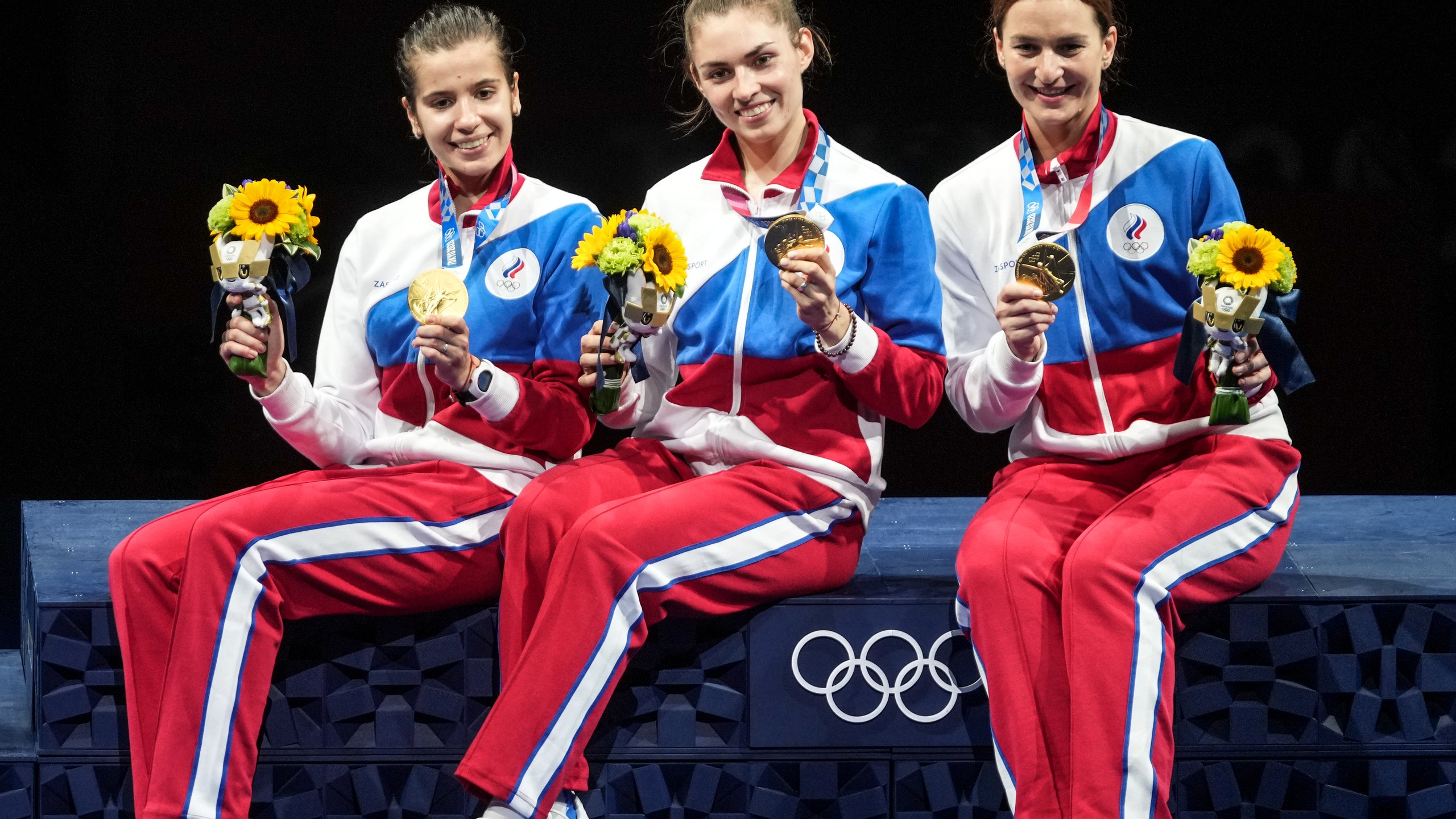 Новости Олимпиады российские саблистки выиграли золото в командном турнире