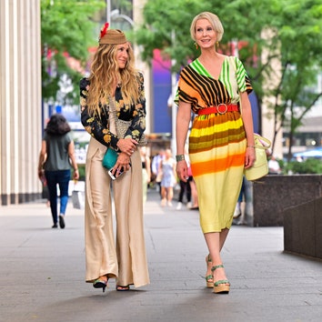 Как в старые добрые: Сара Джессика Паркер и Синтия Никсон гуляют по Нью-Йорку на съемках нового «Секса в большом городе»