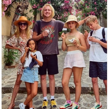 Посмотрите, как Наталья Водянова отдыхает в Италии с Антуаном Арно и детьми