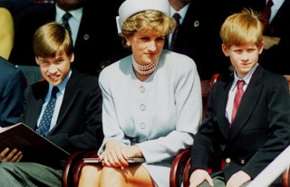 Принцесса Диана с сыновьями Гарри и Уильямом.