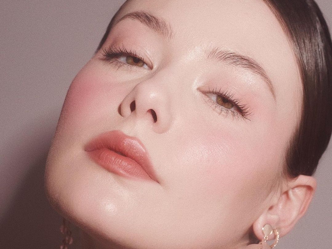Тонкая материя: 7 лучших тональных средств на лето по версии редакторов Glamour