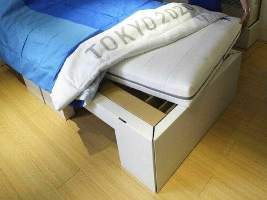 Олимпийцев в Токио разместят на картонных «антисекс-кроватях»