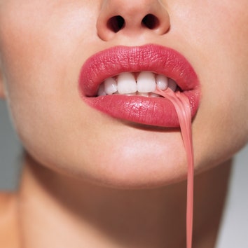 Физкультминутка: 2 упражнения, которые помогут избавиться от морщин вокруг рта