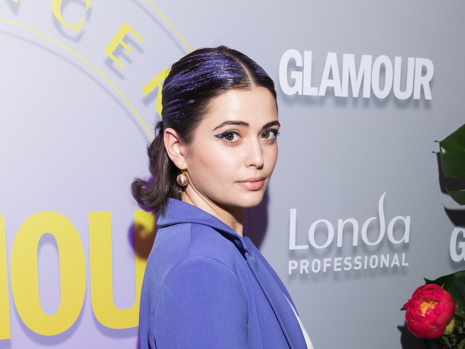 15 лучших бьюти-образов звездных гостей премии Glamour Influencers Awards 2021