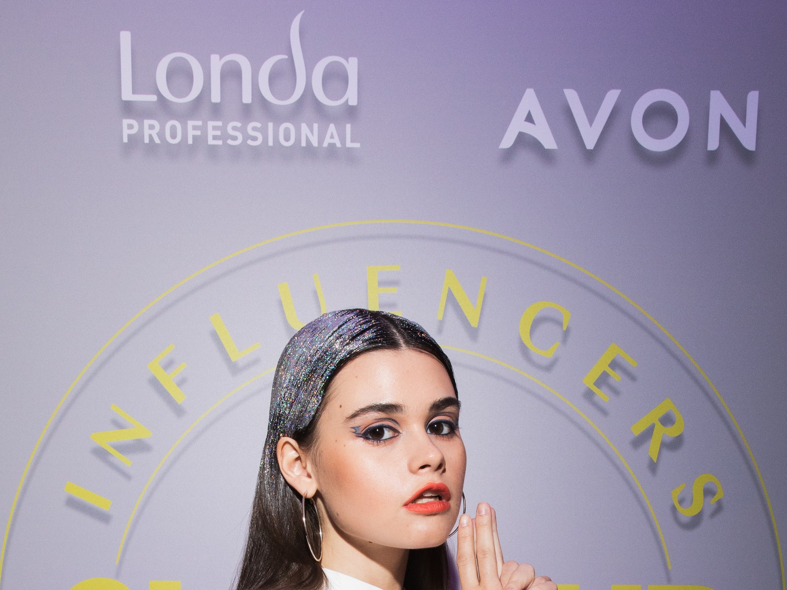 30 лучших укладок звездных гостей премии Glamour Influencers Awards 2021