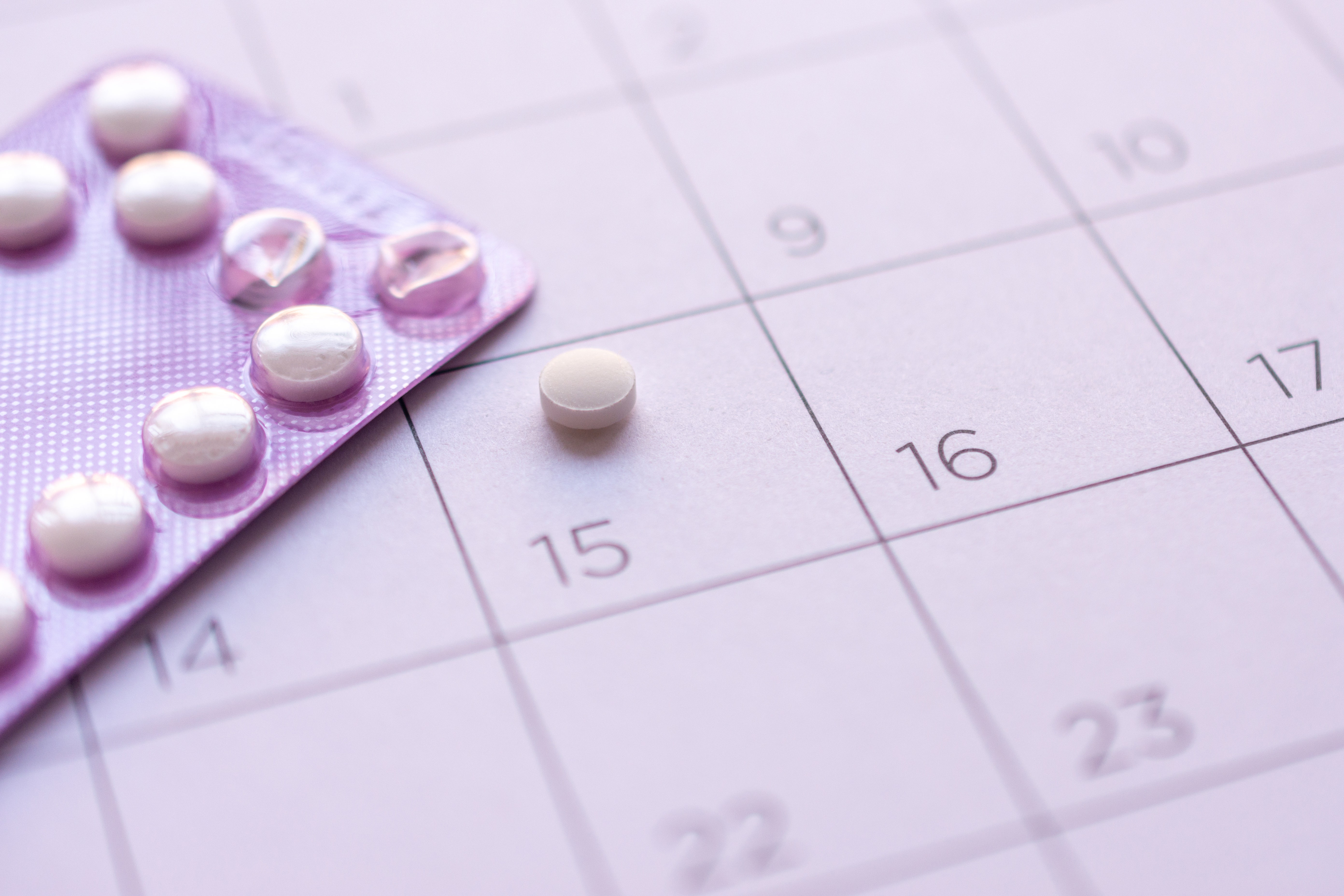 Гинекологи отвечают на неудобные вопросы об оральных контрацептивах |  Glamour