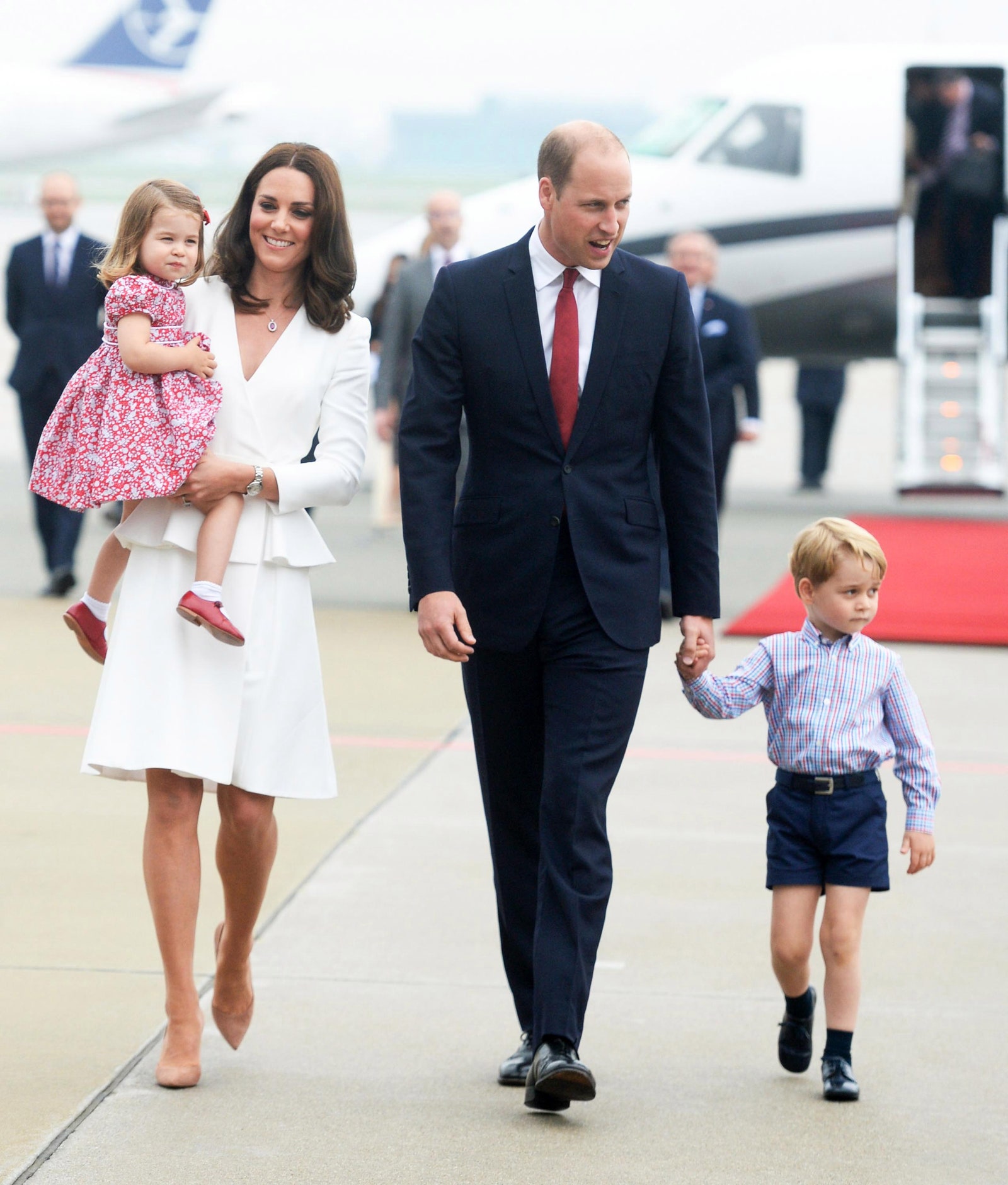 Кейт Миддлтон и принц Уильям с детьми 2017