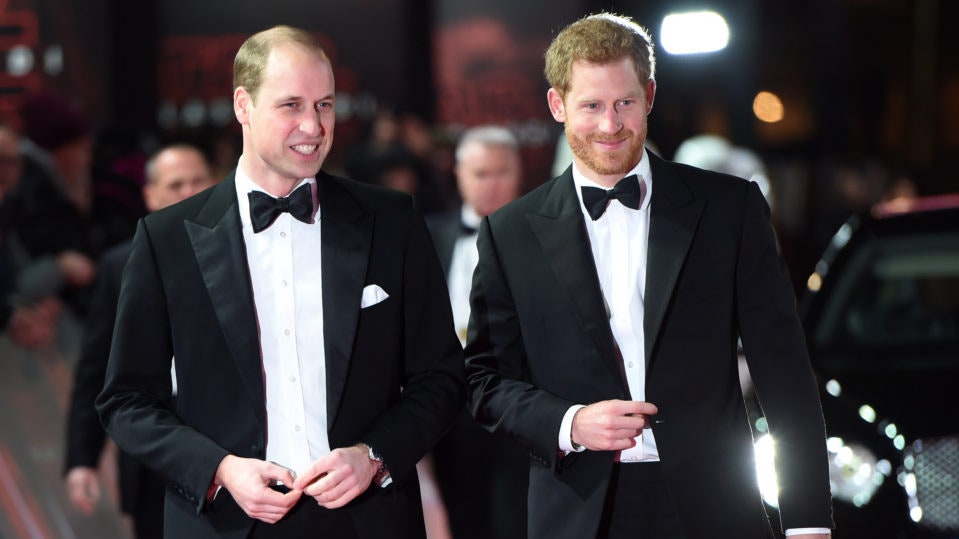 Принцы Уильям и Гарри почтили память принца Филиппа — каждый по отдельности