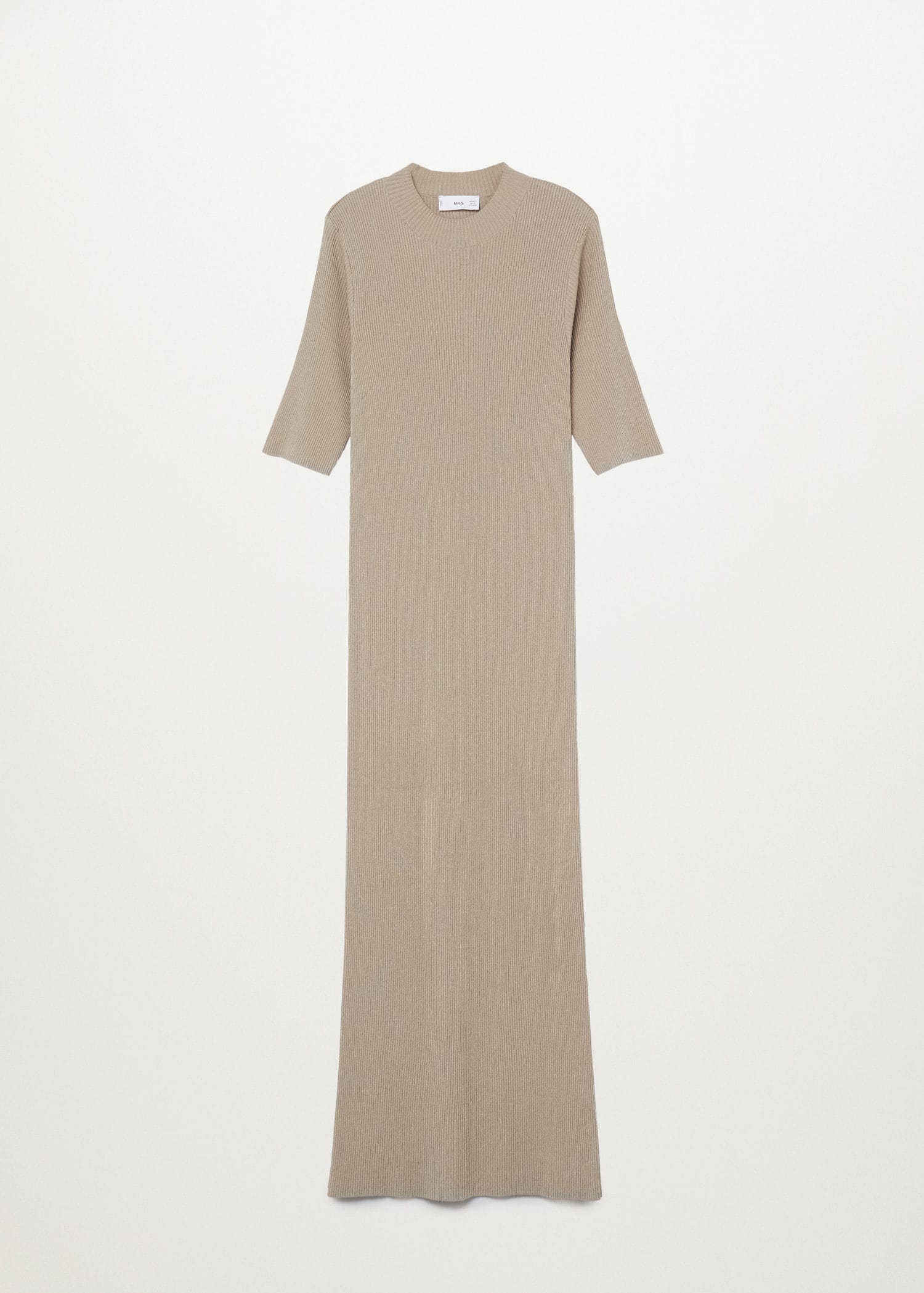 Хейли Бибер в идеальном бежевом платье которое вы не захотите снимать этим летом