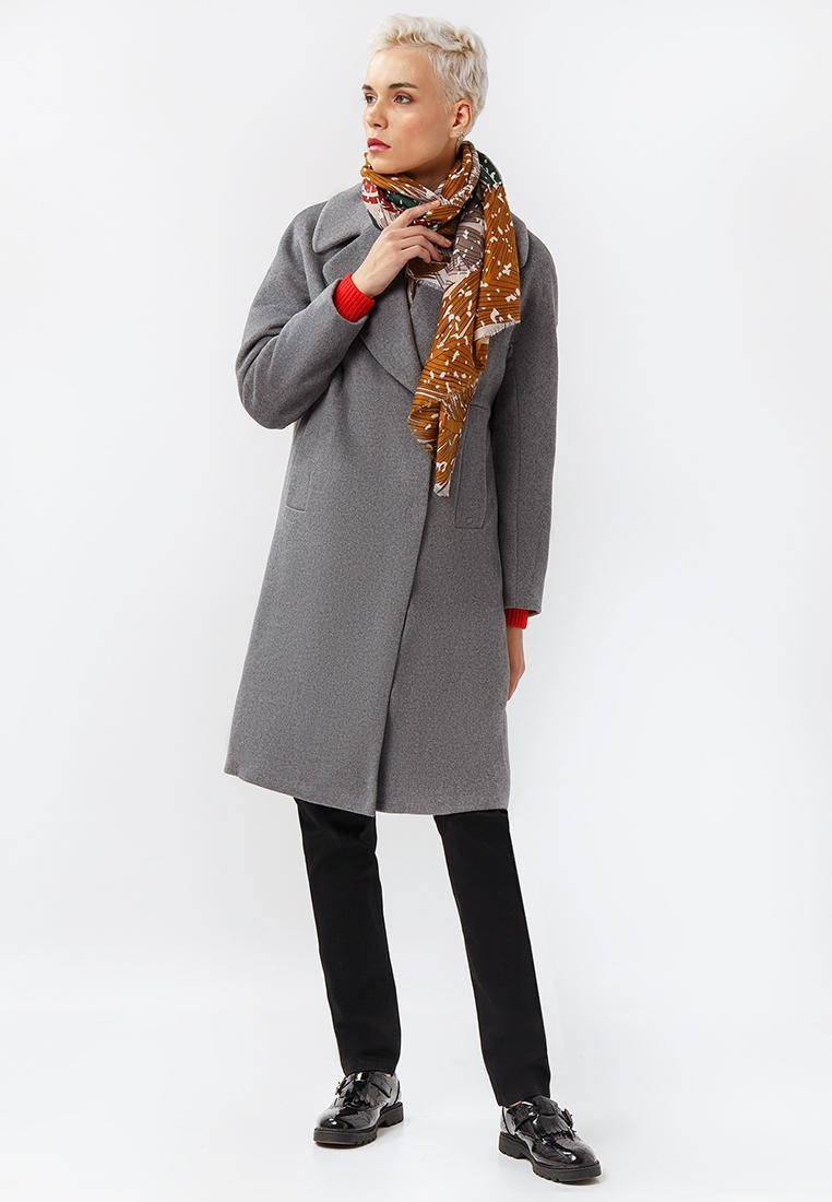 Серое пальто как у Джиджи Хадид прослужит вам не один сезон — и мы нашли похожие со скидкой