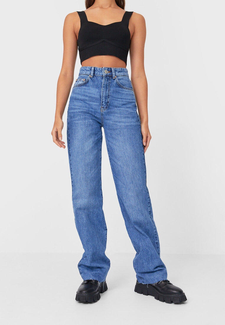 Привет из 90х сочетаем джинсы с полосатым пиджаком как Хлоя Грейс Морец