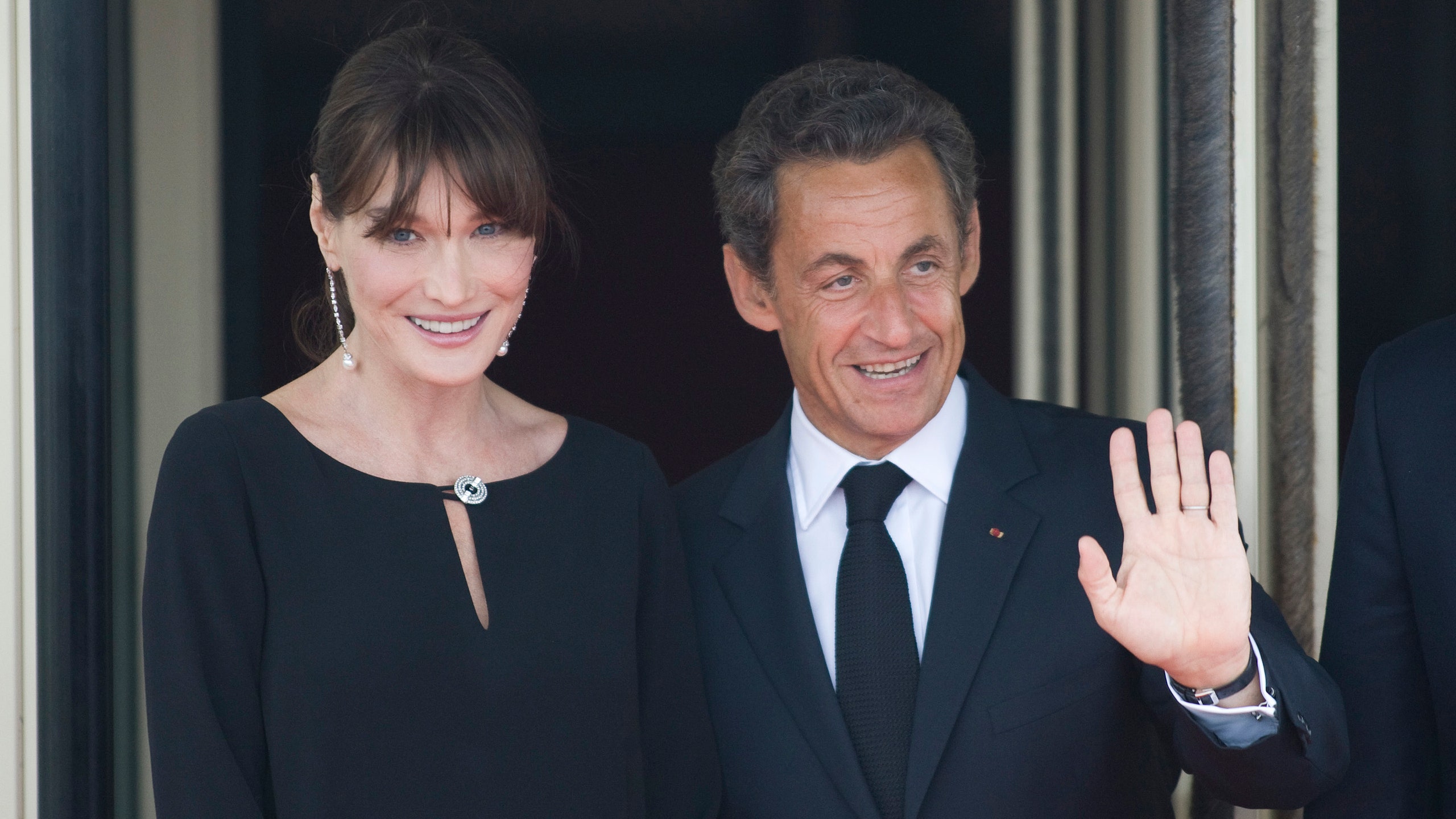 Суд приговорил Николя Саркози к тюремному сроку за коррупцию
