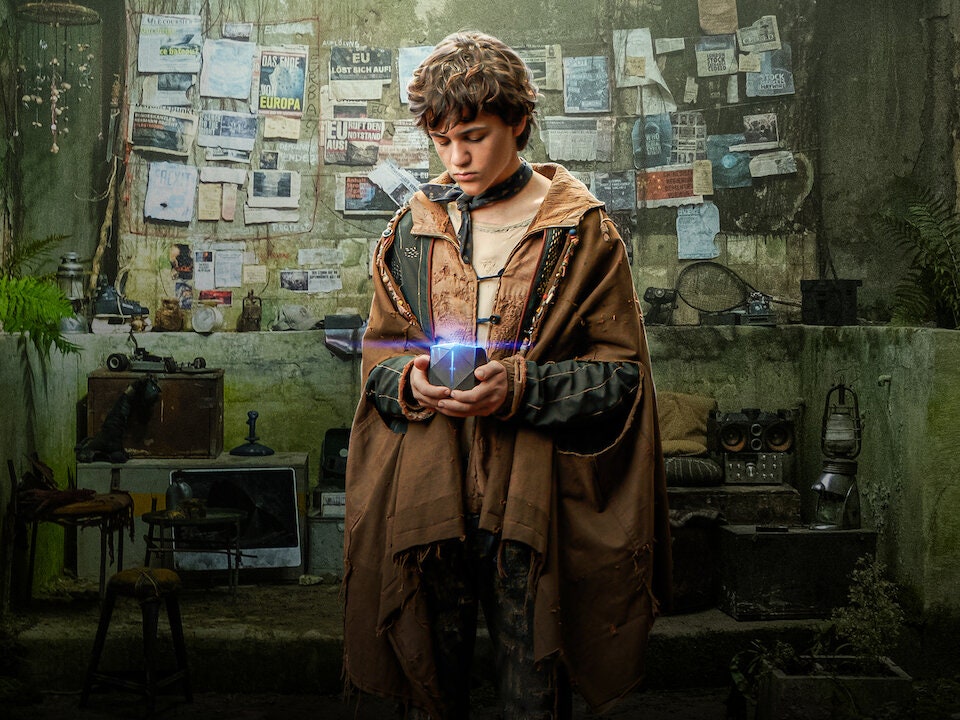 Что посмотреть: 5 новых сериалов для длинных выходных