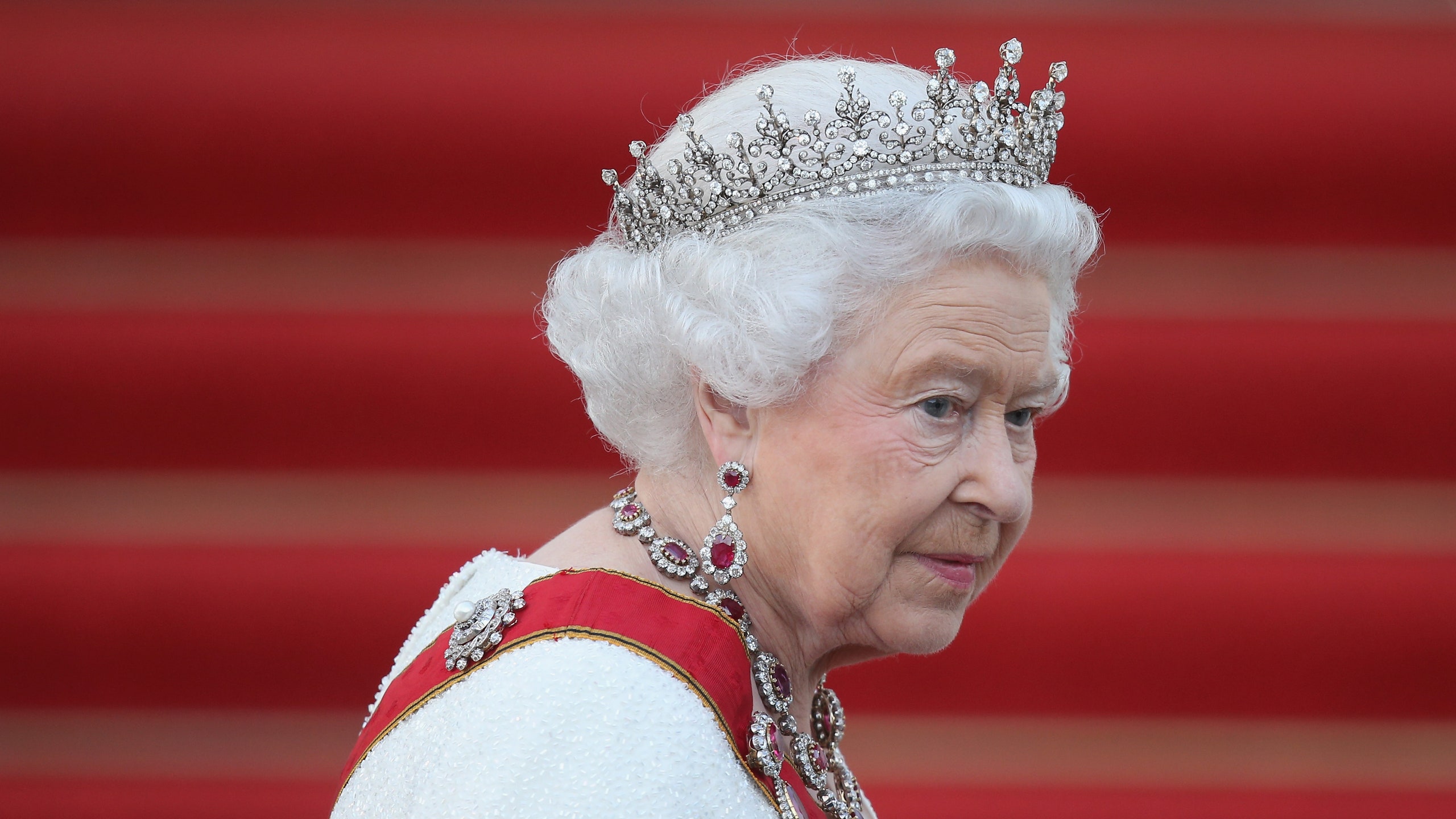 Букингемский дворец прокомментировал интервью принца Гарри и Меган Маркл