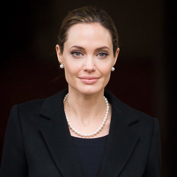 Анджелина Джоли и Guerlain создали экопроект в поддержку женщин