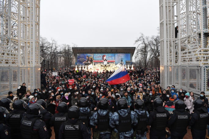 Джордж и Амаль Клуни выступили в поддержку Алексея Навального приговоренного к 2 годам и 8 месяцам колонии