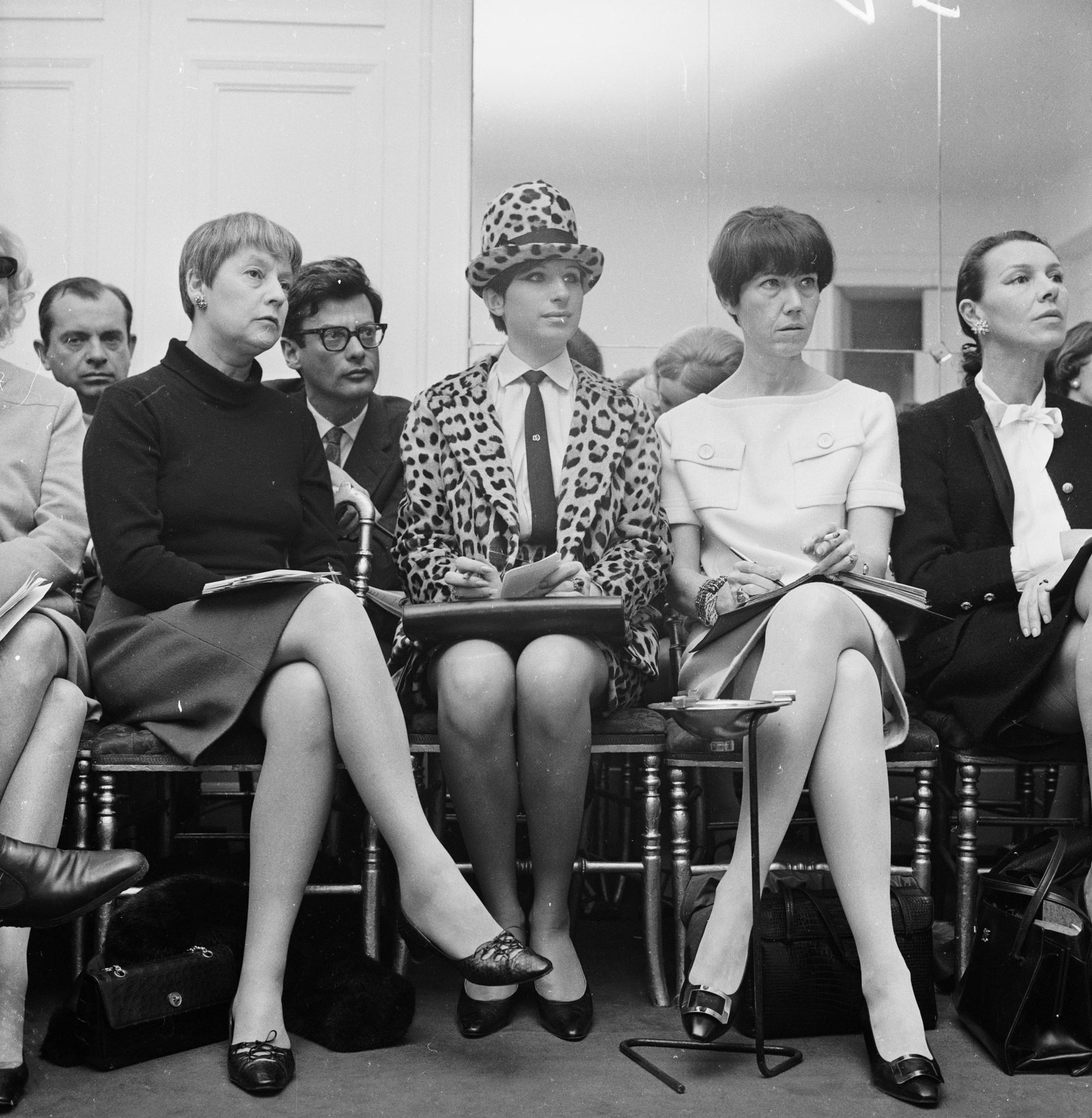 Барбра Стрейзанд на показе Chanel 1966 год.