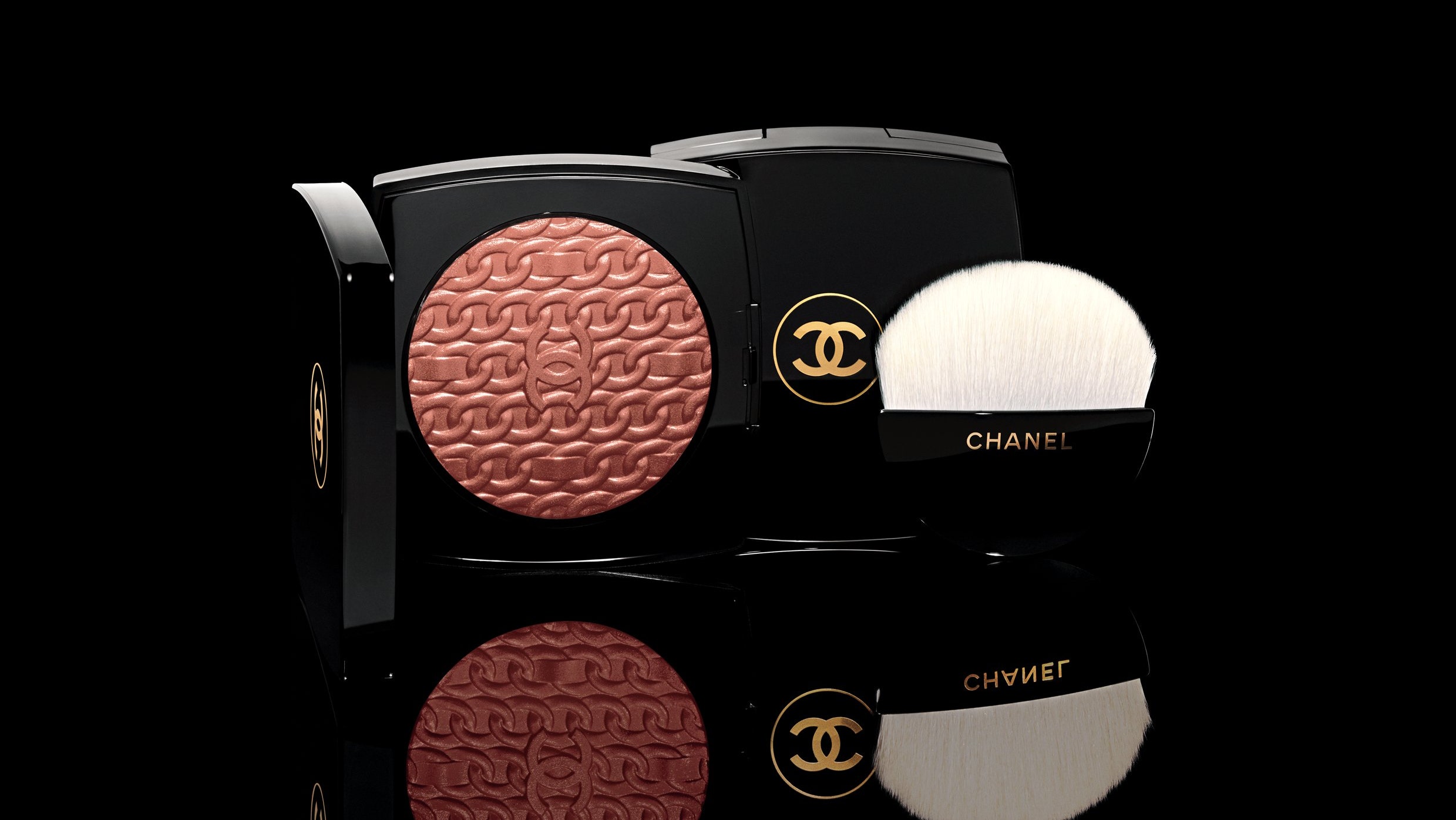 Самые красивые румяна — из рождественской коллекции Les Chaînes de Chanel