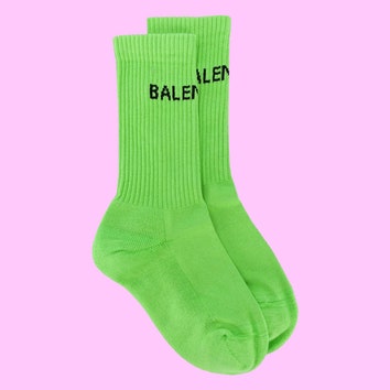 Яркие носки &- идеальная покупка для модных образов