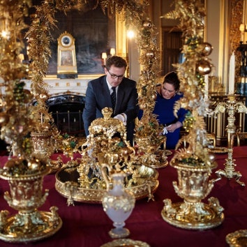 Зимняя сказка: как королева Елизавета II украсила к Рождеству Виндзорский замок