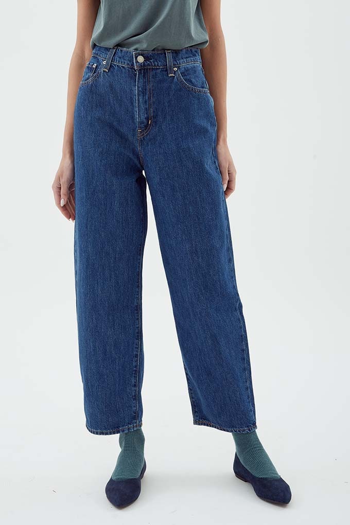 Где купить простые синие джинсы