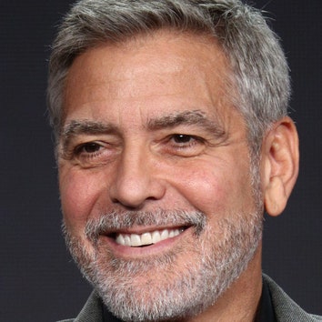 Джордж Клуни признался, что уже 25 лет стрижет себя сам одной и той же машинкой для стрижки