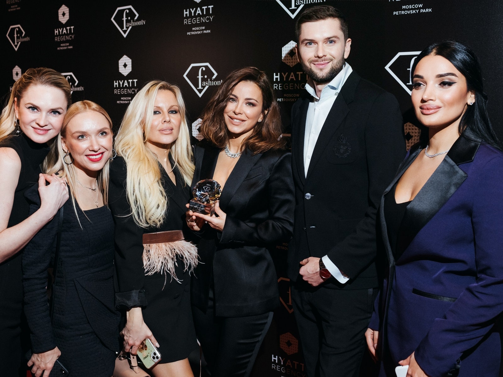 Самая яркая бьюти-коллаборация года по версии Fashion-TV &- что это?