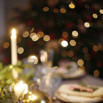 Как сервировать новогодний стол: 6 деталей, которые создадут особенную атмосферу