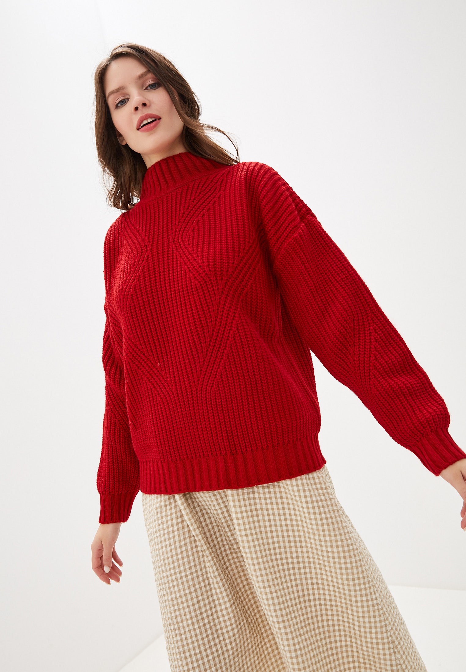 10 красных вязаных свитеров для встречи Нового года и повседневных образов