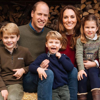 Как выглядят рождественские открытки британской королевской семьи в этом году