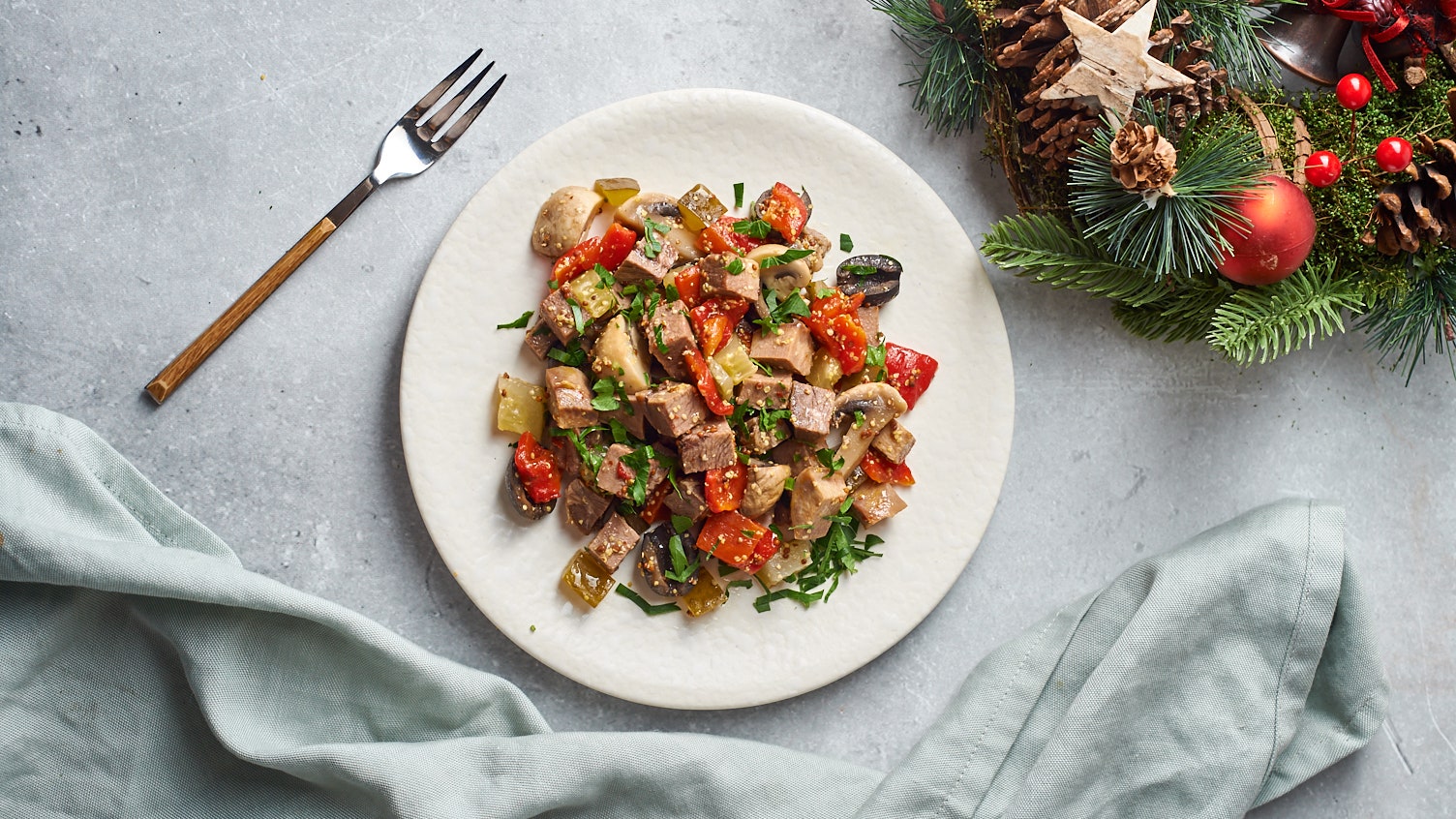 Рецепт салата с говяжьим языком — для всех кому наскучил оливье