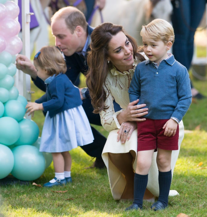 Принцесса Шарлотта принц Уильям Кейт Миддлтон и принц Джордж