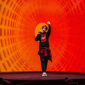 Тима Белорусских дал онлайн-концерт в честь запуска модной коллекции Coca-Cola