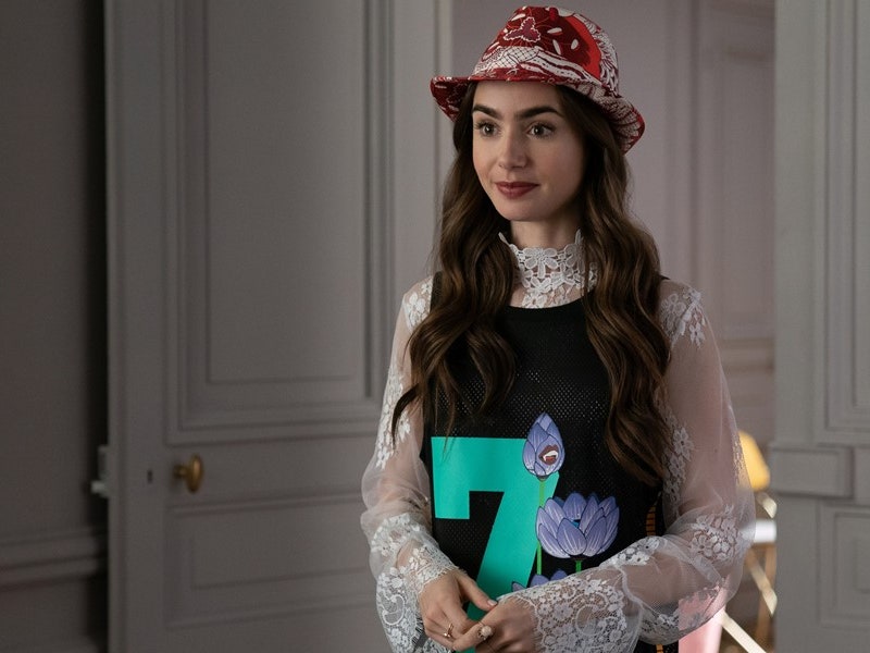Что не так со стилем героини сериала Netflix «Эмили в Париже»