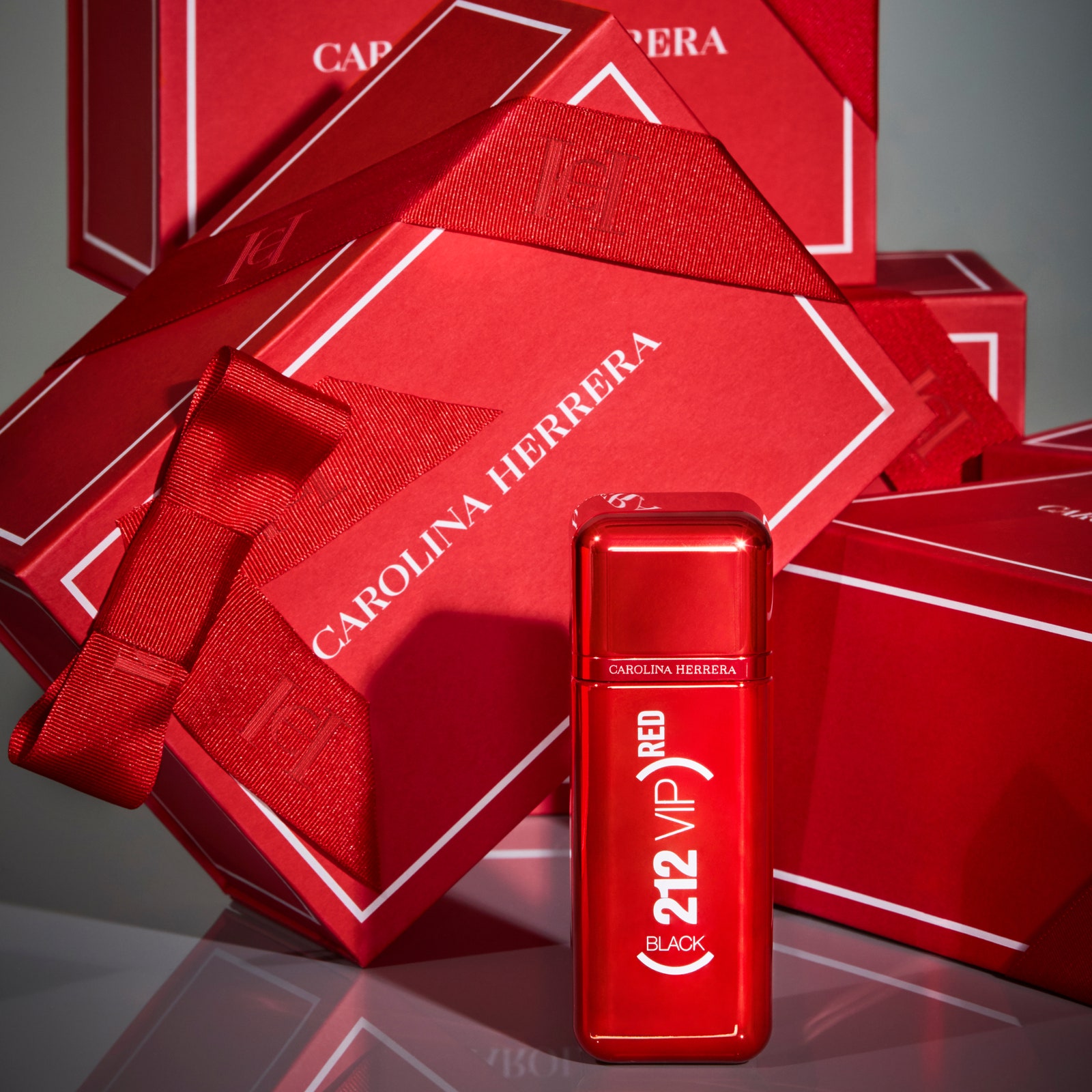 Carolina Herrera запускает лимитированную серию ароматов  Red VIP