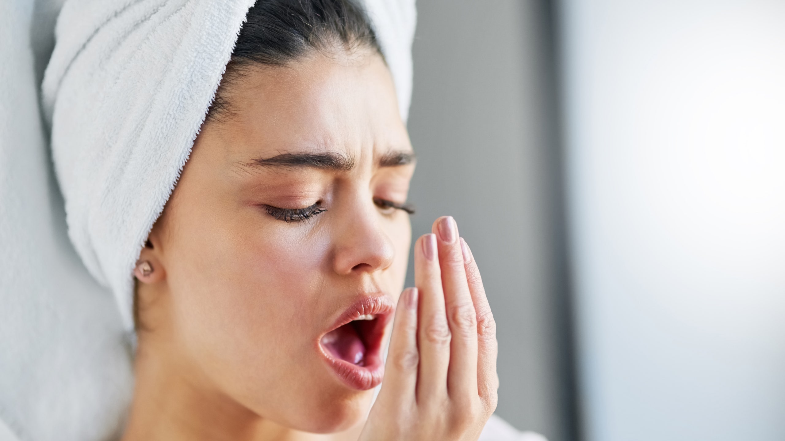 Причины неприятного запаха изо рта и как от него избавиться рассказывает стоматолог