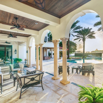 Роскошный особняк на частном острове в Майами за $40 млн: в гостях у Джей-Ло и Алекса Родригеса