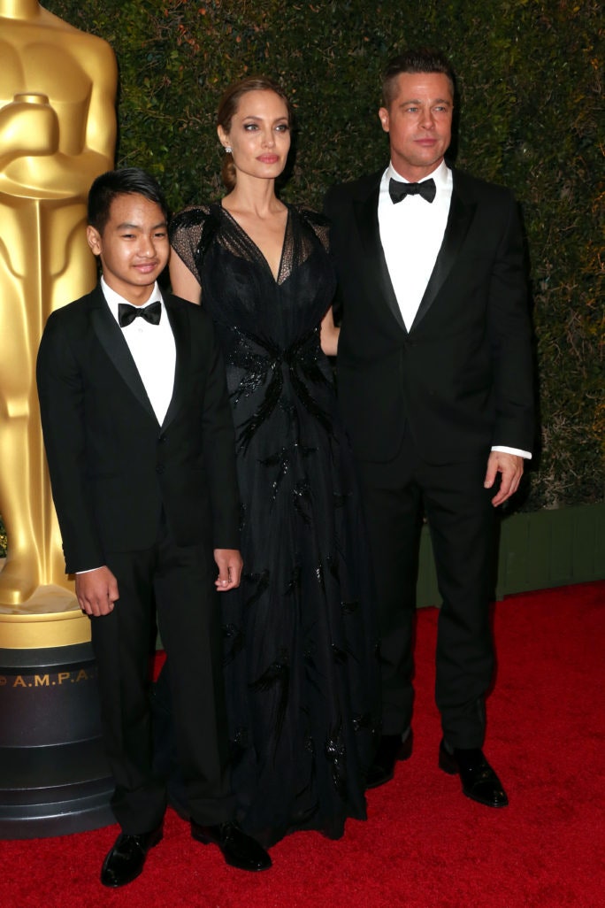 Брэд Питт и Анджелина Джоли с сыном Мэддоксом
