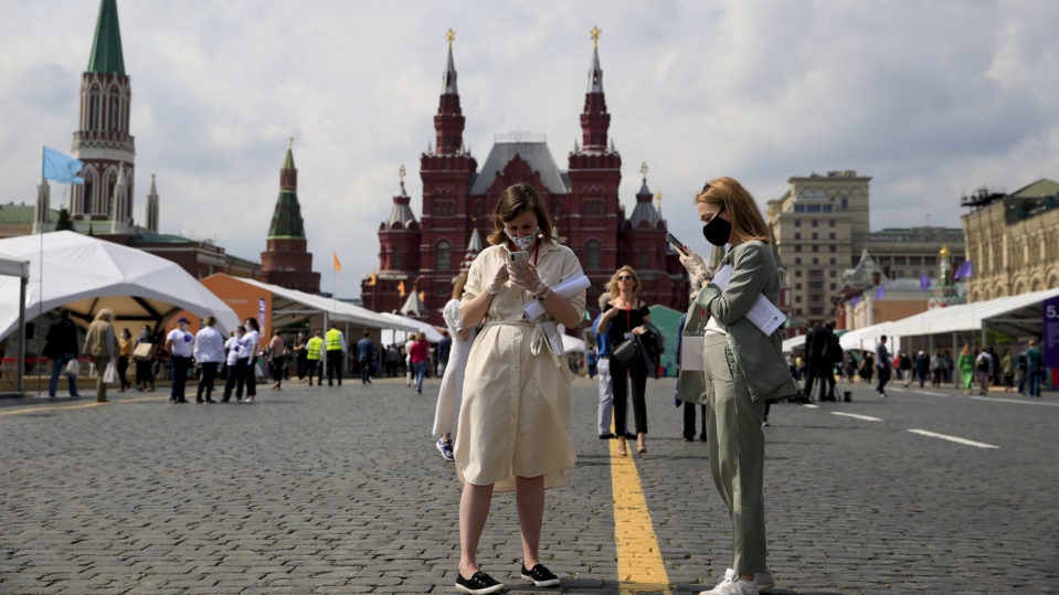 С 13 июля в Москве откроются парки культуры и детские лагеря а с 1 августа — кинотеатры театры и концертные залы