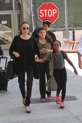 Анджелина Джоли с детьми