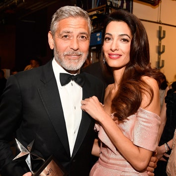 «Я не вижу связи между ними»: эксперт по языку тела рассказала всю правду об отношениях Джорджа и Амаль Клуни