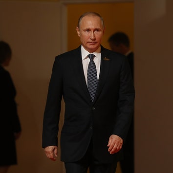 Владимир Путин продлил нерабочие дни до 11 мая